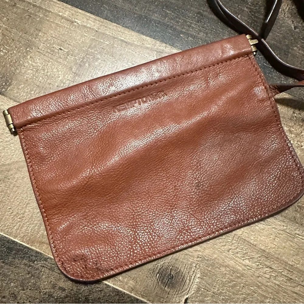 Kempton & Co Cowdray Hobo - Rust Stud